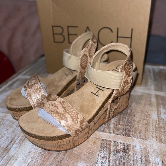 Snake Print Wedges - Picture 2 of 9